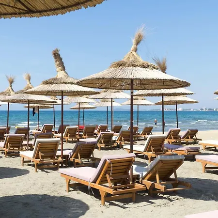 Pool Side - Happy Vlorë